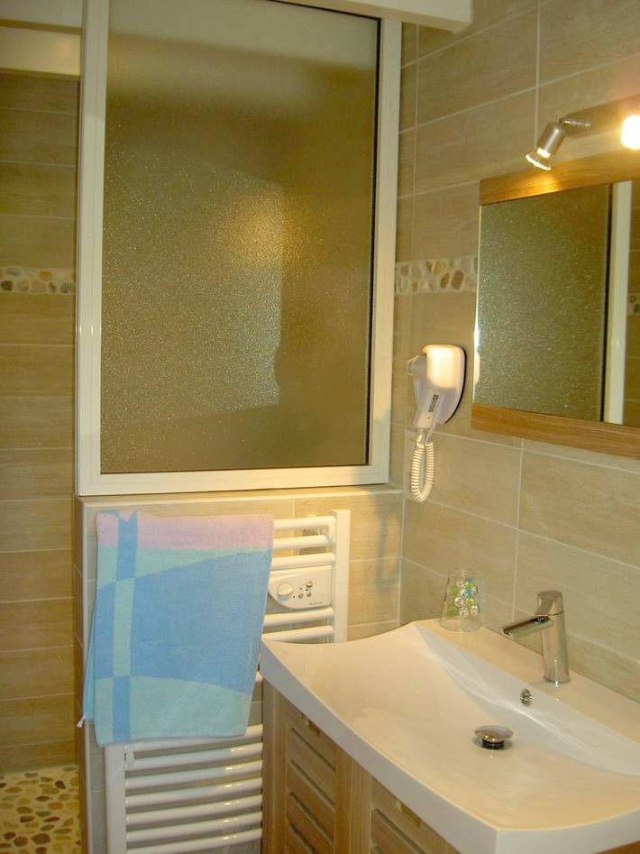 Location de vacances pour 2 personnes, avec piscine et jardin à Tursac - 2