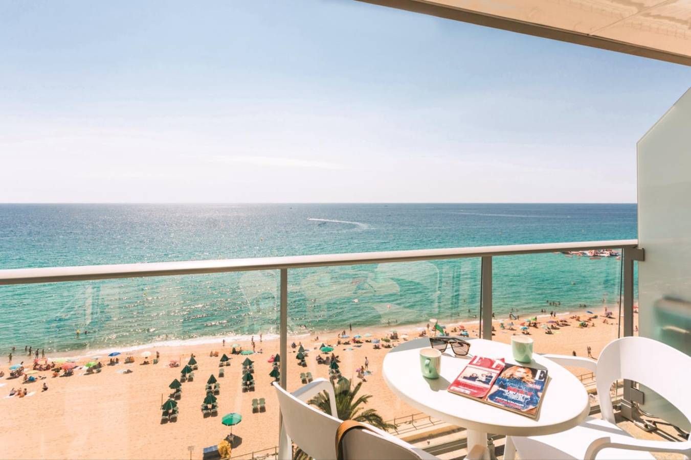 Entire studio, Studio Standard Blanes Playa 2p balcon in Els Pins Blanes, Blanes