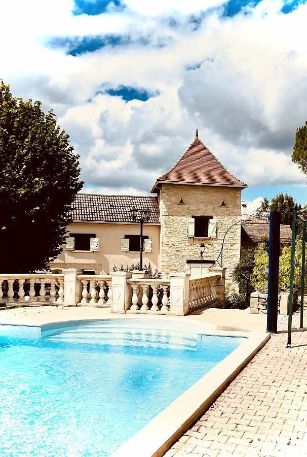 Location de vacances pour 6 personnes, avec Terrasse et Jardin ainsi que Piscine et Vue à Crayssac