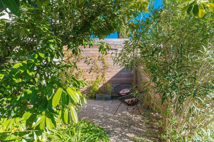 Gehele studio, Studio 'Maya' met privéterras, gedeelde tuin en wifi in Le Puy-Sainte-Réparade, Aix-en-Provence en omgeving