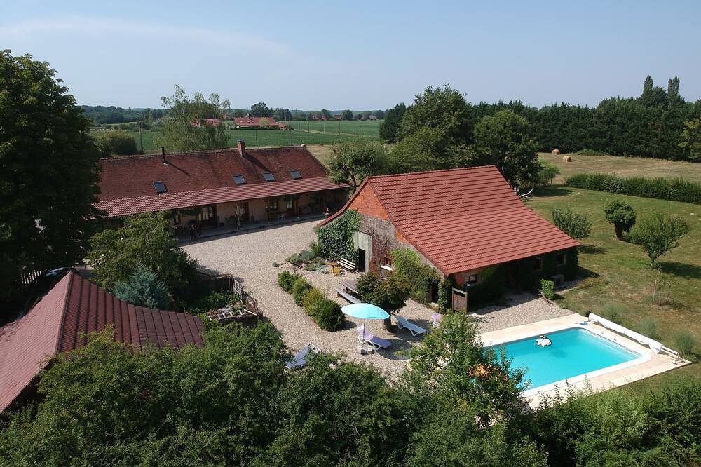 Chambre d'hôte avec charme et une belle infrastructure, petit-déjeuner proposé in Montcony, Région de Louhans