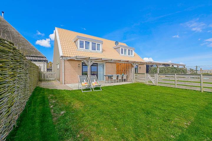 Ferienhaus für 6 Personen, mit Terrasse und Balkon/Terrasse - 1