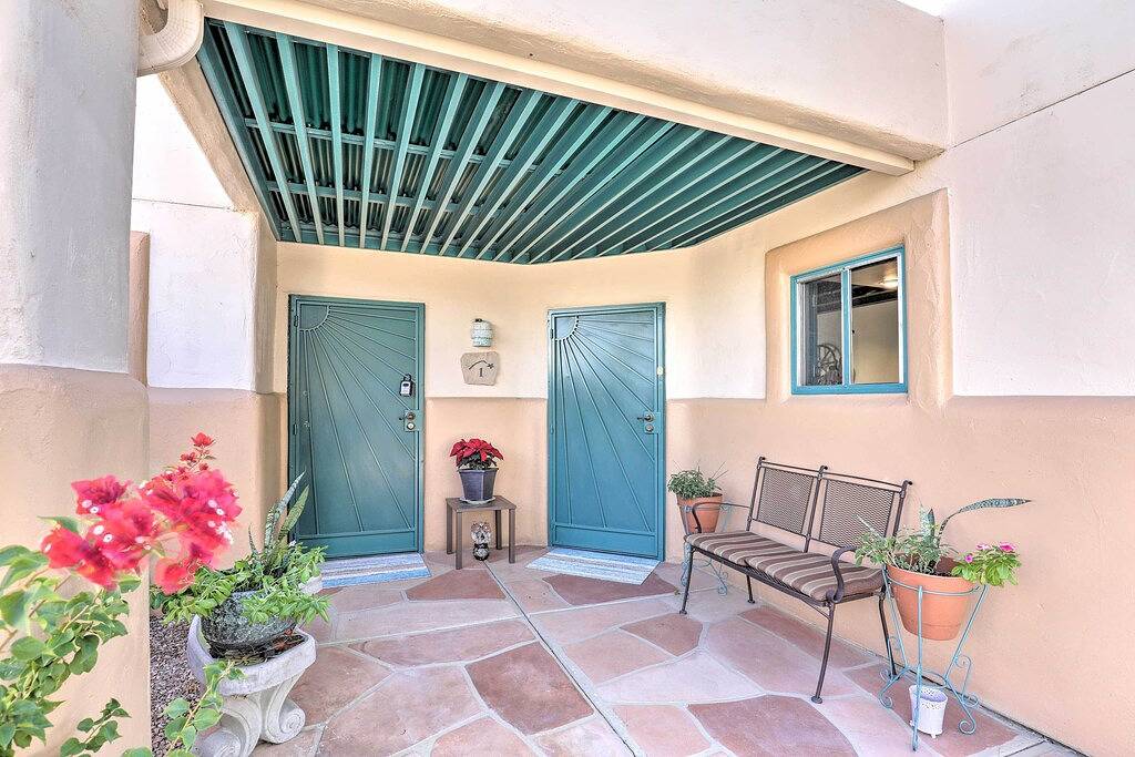 Tucson Home w/ Bbq & Patio, 5 Mi to ‘A’ Mountain! in Tucson, Pima County