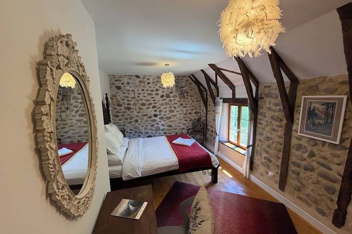 Delightful 2-bedroom cottage in charming Beaulieu-sur-Dordogne in Beaulieu-sur-Dordogne, Brive-la-Gaillarde region