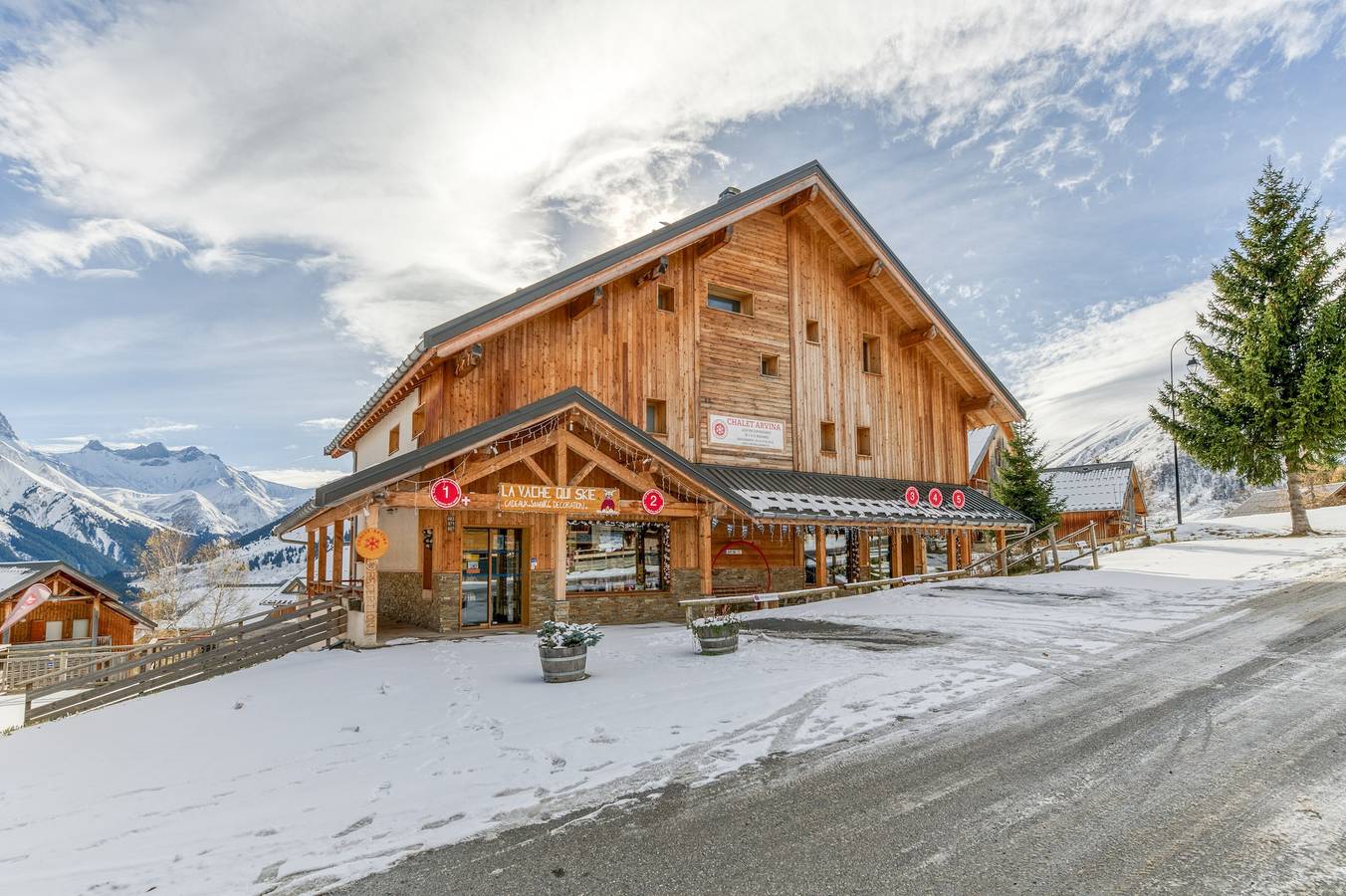 Appartement entier, Appartement "Le Lièvre" avec vue sur les montagnes, terrasse privée et Wi-Fi in Saint-Jean-d'Arves, Région de Saint-Jean-de-Maurienne