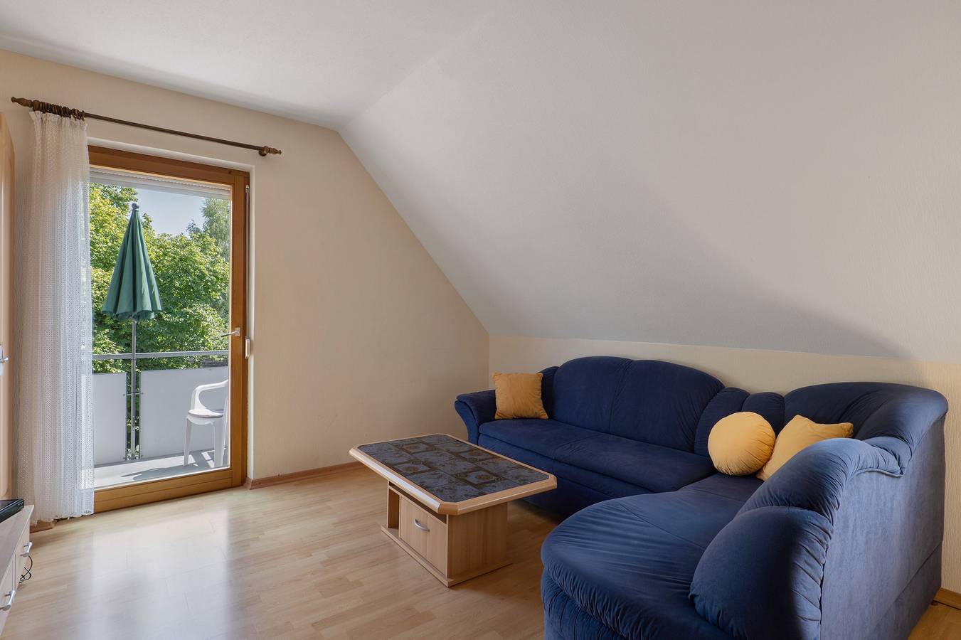 Ganze Wohnung, Ferienwohnung 'Holunderbusch' mit Balkon und Wi-Fi in Obersulm, Kurpfalz