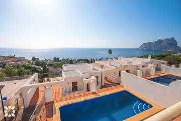 Villa für 6 Personen, mit Terrasse und Pool sowie Whirlpool und Garten in Calpe