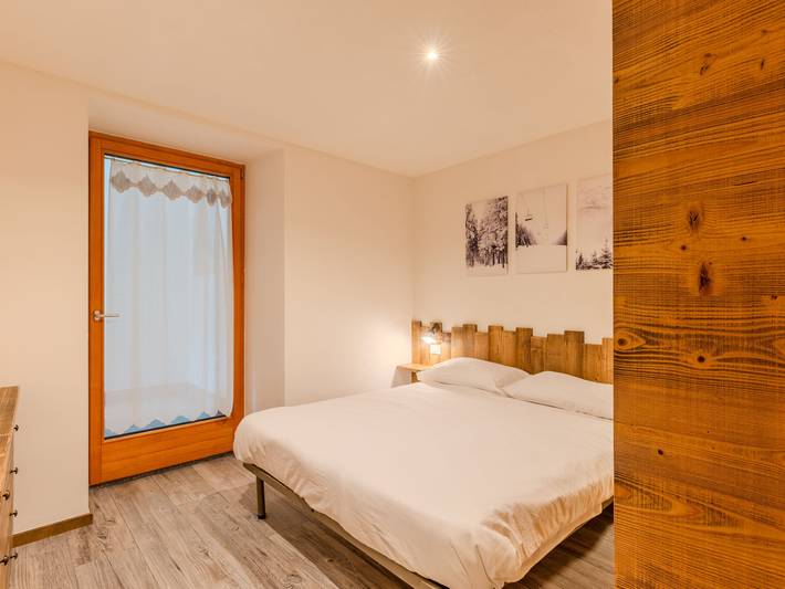 Gîte pour 6 personnes, avec terrasse à Carisolo - 2