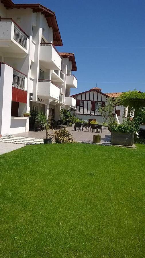 Hôtel pour 2 personnes, avec terrasse ainsi que jardin et piscine, animaux acceptés - 1