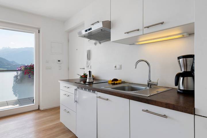 Entire apartment, Apartment 'Wiesenrain  Bergblick' with Mountain View, Shared Garden and Wi-Fi in Feldthurns, Dolomiti Superski
