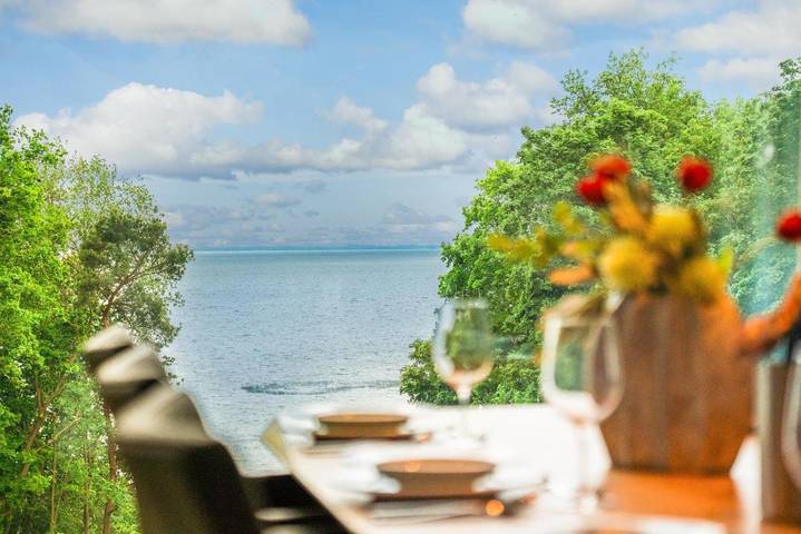Ferienwohnung für 6 Personen, mit Balkon und Whirlpool sowie Garten und Sauna