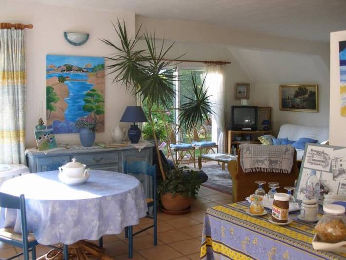 Gästezimmer „Les Camélias“ mit gemeinsamer Terrasse, privatem Garten und Wlan in Perros-Guirec, Rosa Granitküste