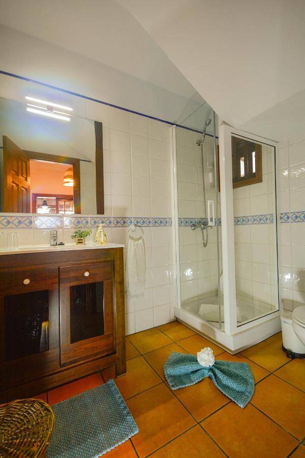 Casa rural para 6 personas, con jardín y terraza además de piscina y vistas, Se admiten mascotas en San Juan de la Rambla - 4