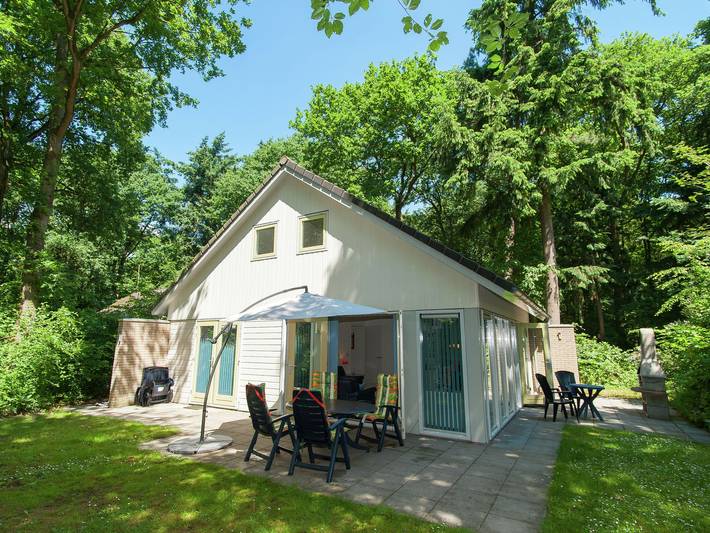 Ferienhaus für 8 Personen, mit Terrasse und Garten in Oudemirdum