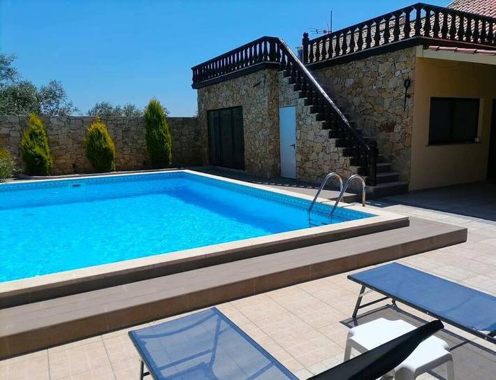 Location de vacances pour 8 personnes, avec jardin ainsi que vue et piscine, animaux acceptés dans Santiago da Guarda - 3
