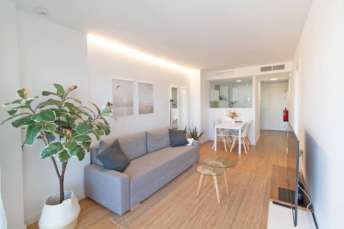 Apartamento entero, Global Properties: Moderno apartamento con piscina y terraza en la playa de  Canet in Canet de Berenguer, Costa de Valencia