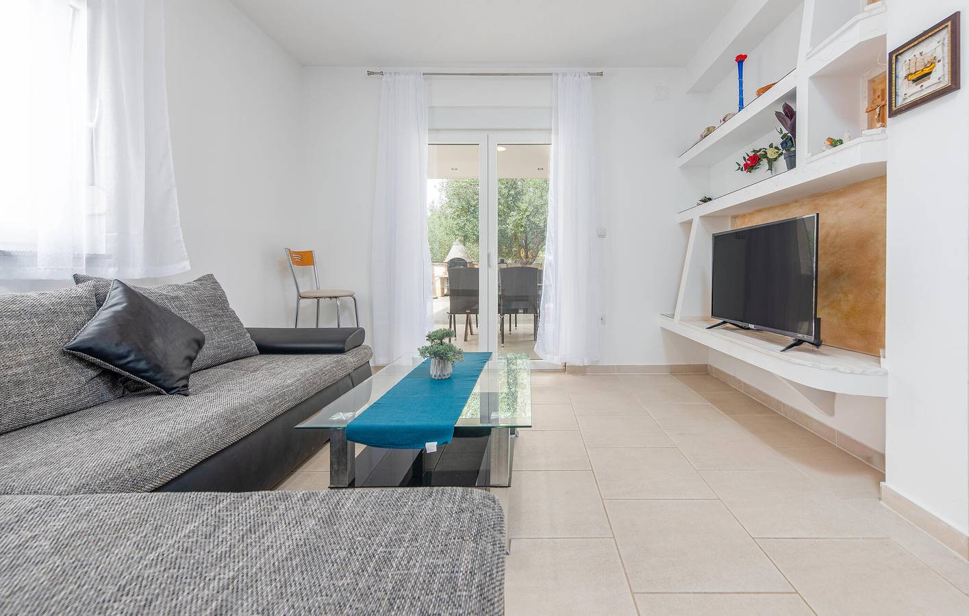 Cijeli apartman za odmor, Apartman za odmor za 6 osoba s vrt in Općina Sveti Filip i Jakov, Zadarska županija