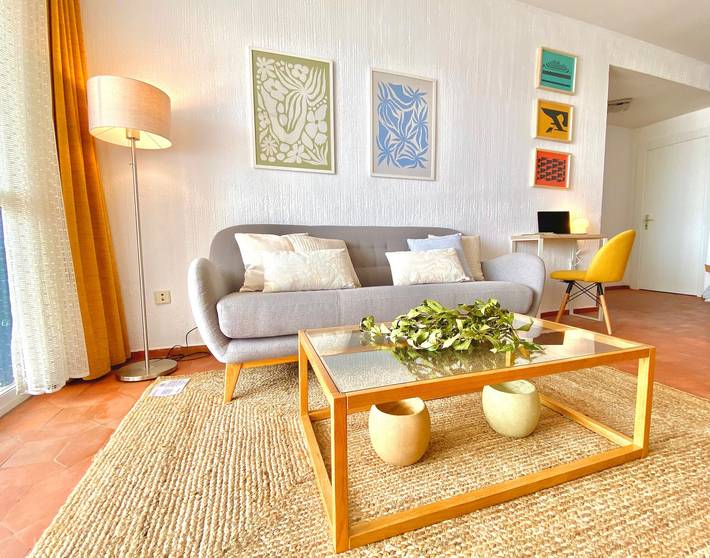 Ganze Wohnung, Apartment 'Sea Views Nice Sunset Sun' mit Meerblick, Gemeinschaftspool und Wlan in Playa Carabeíllo, Nerja