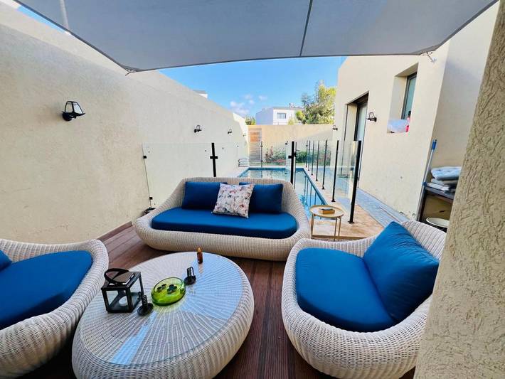 Villa pour 4 personnes, avec jardin ainsi que vue et piscine, animaux acceptés