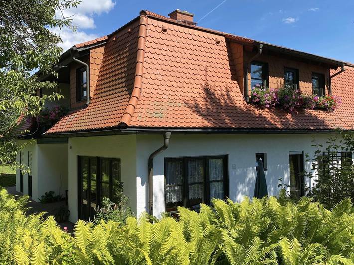 Ferienwohnung für 2 Personen, mit Terrasse und Garten sowie Ausblick