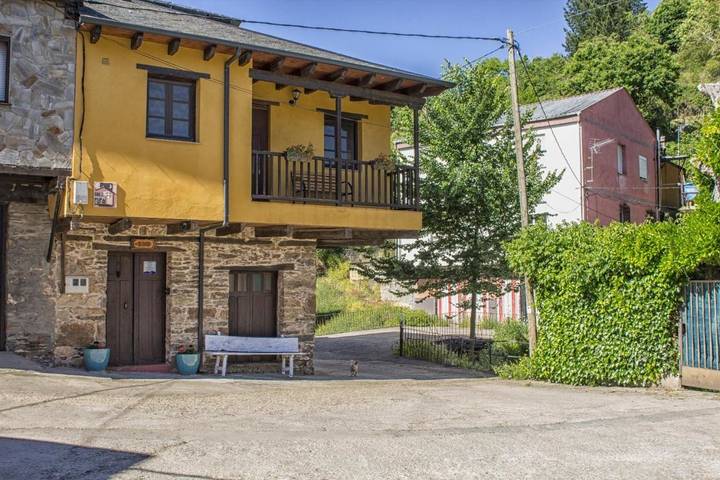 Casa rural para 6 personas, con balcón y vistas en Ponferrada - 2