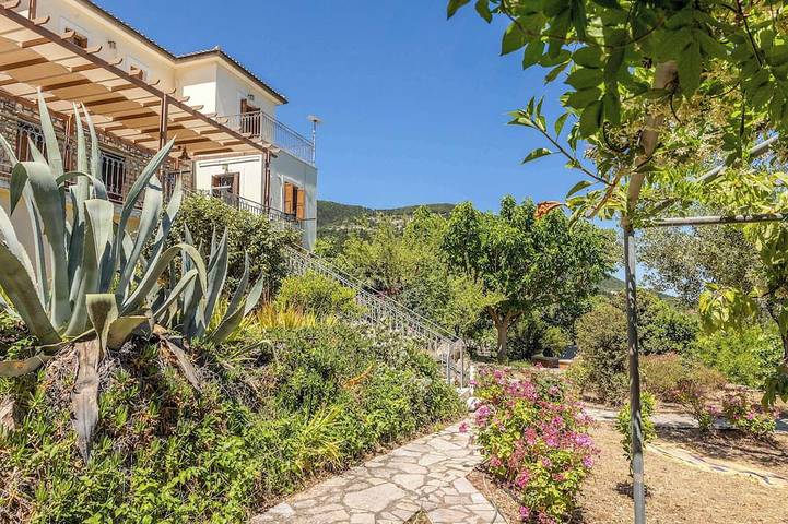 Filter.villa.villa for 14 people, with Balcony and Garden in Ithaka