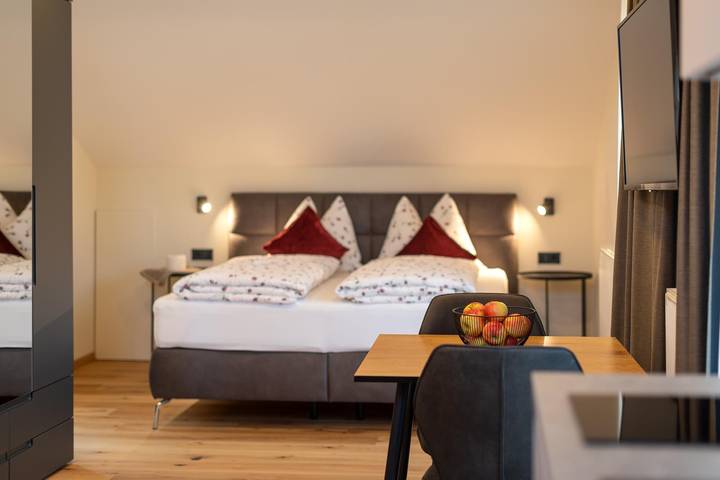 Studio für 2 Personen, mit Balkon und Whirlpool sowie Garten und Sauna