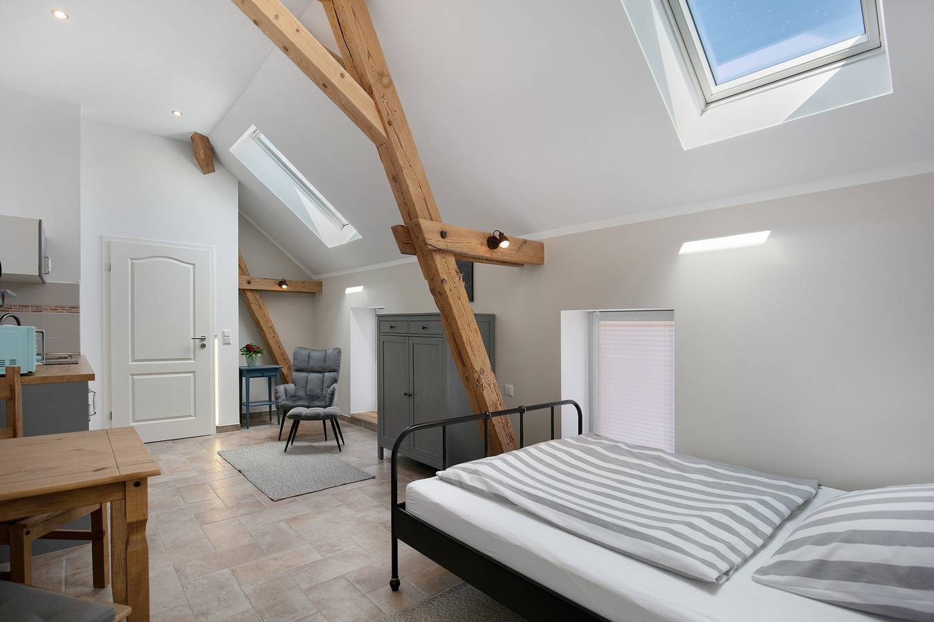Ganzes Studio, Einzimmerapartment 'Appartement 6 - Siethener See' mit Gemeinschaftsterrasse und Wi-Fi in Wietstock, Ludwigsfelde