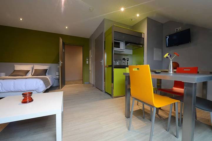 Gîte pour 2 personnes, avec terrasse, animaux acceptés à Saint-Flour - 2