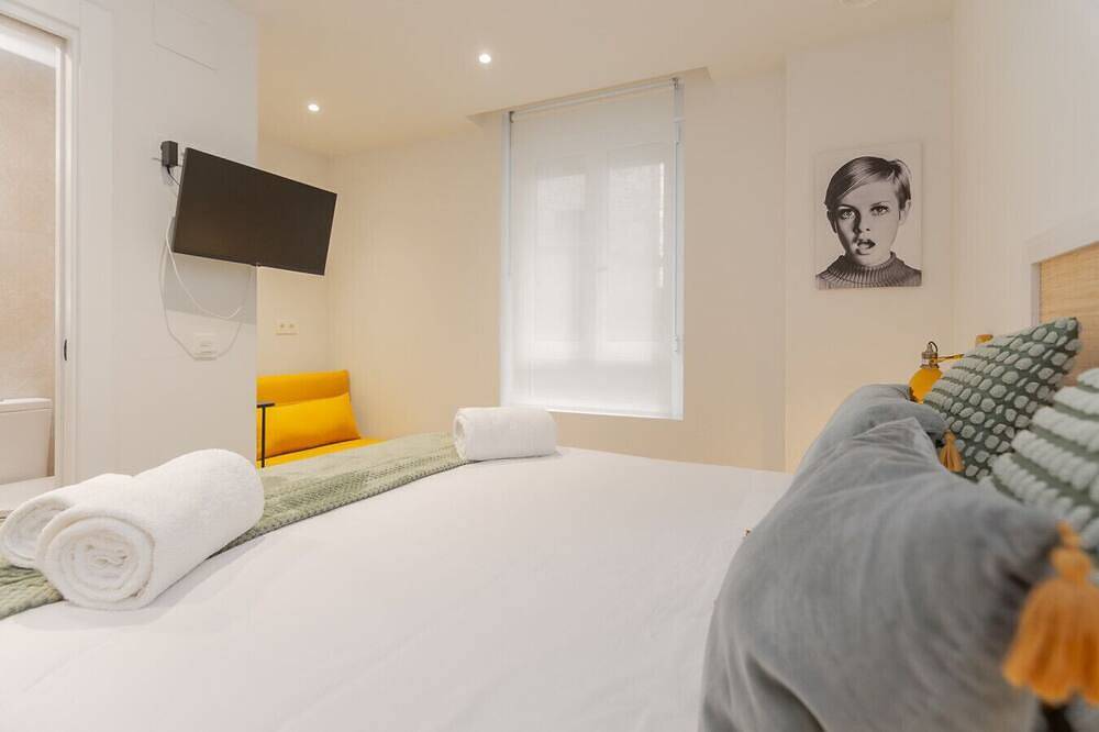 Ganze Wohnung, Txapitela Rooms - Perfect for 3 in Pamplona, Navarra Provinz