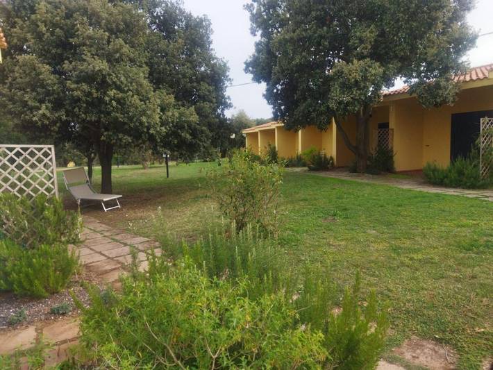 Bungalow per 4 persone, con giardino e piscina, con animali domestici in Sardegna