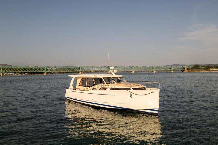 Barco para 4 pessoas, com varanda em Viana do Castelo