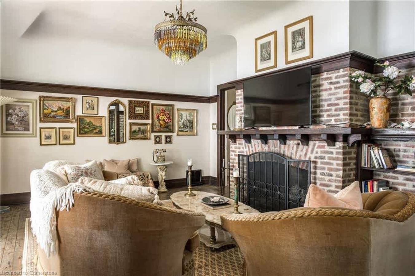 Luxury waterfront fairytale home -Carmen Elisabeth in Burlington (Ontario), Lake Ontario (Canada)