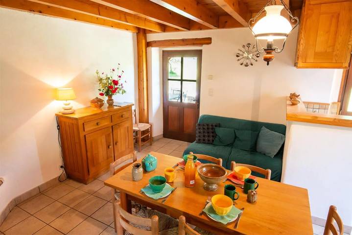Gîte pour 6 personnes, avec piscine ainsi que jardin et terrasse à Saint-Bauzile - 2