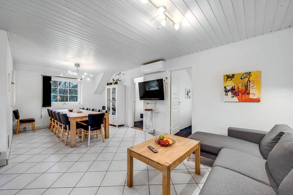 Großes Poolhaus für 14 Personen, ruhig gelegen in der Lodbjerg Hede, ganz in der Nähe von Søndervig und der Nordsee. in Lodbjerg Hede, Ringkøbing