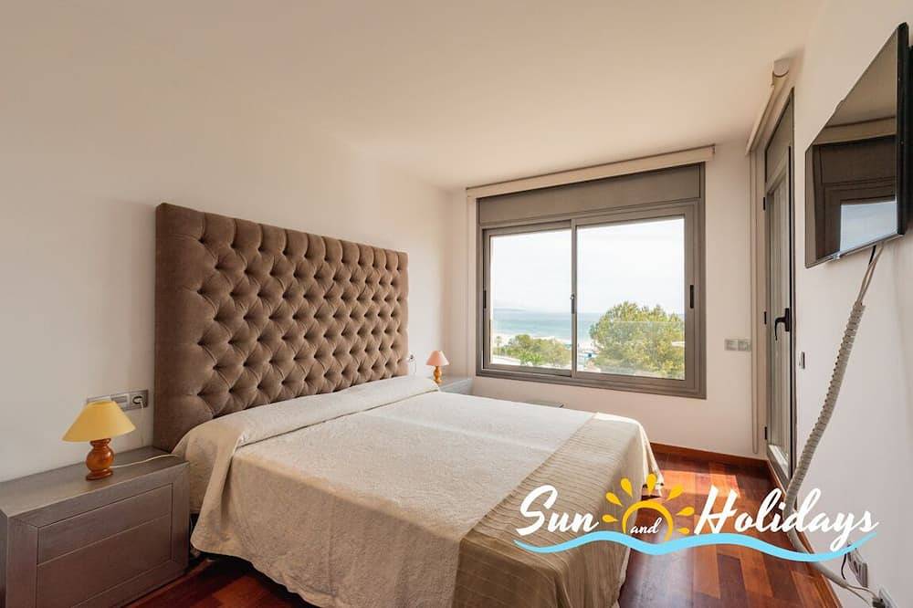 Fantastica Moderna Villa Mar Azul a 200m de la Playa! in Torredembarra, Costa Dorada