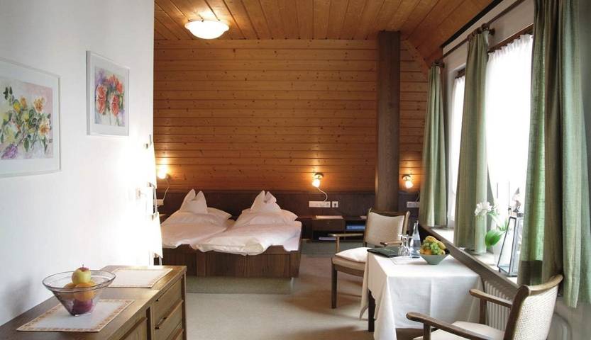 Ferienhaus, mit Balkon und Terrasse sowie Garten in Schömberg - 4