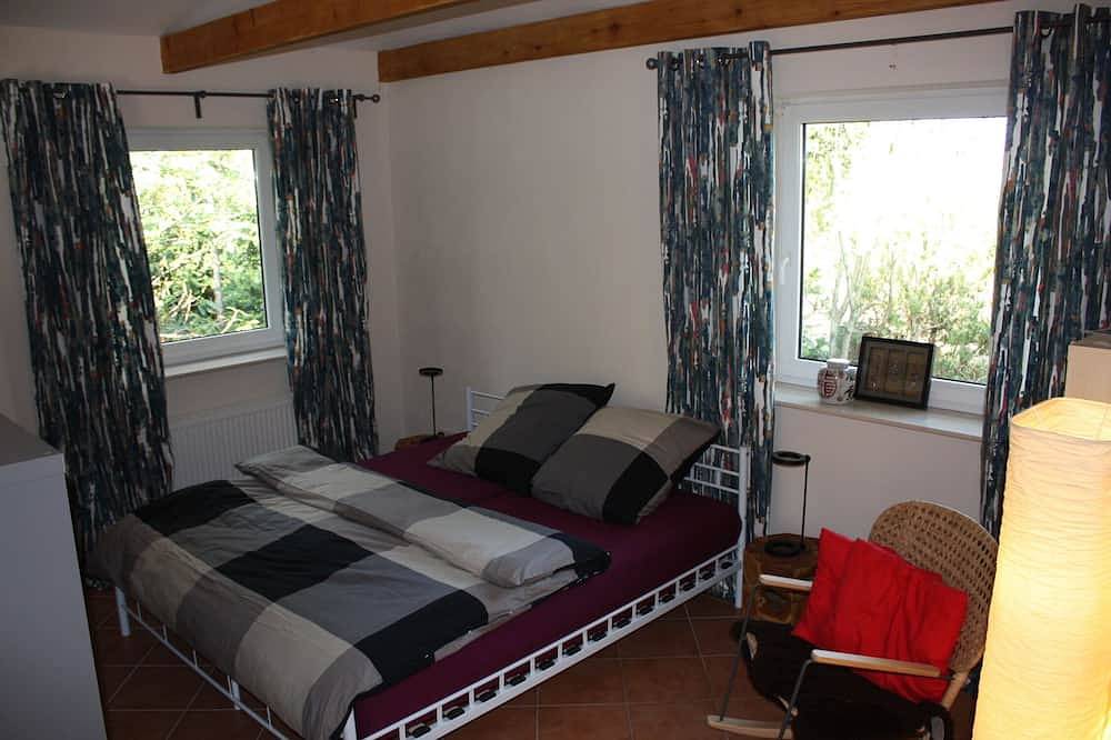 Ganze Wohnung, Ferienwohnung Morgensonne im Landsitz mit großartigem Garten in Westerstede, Ammerland