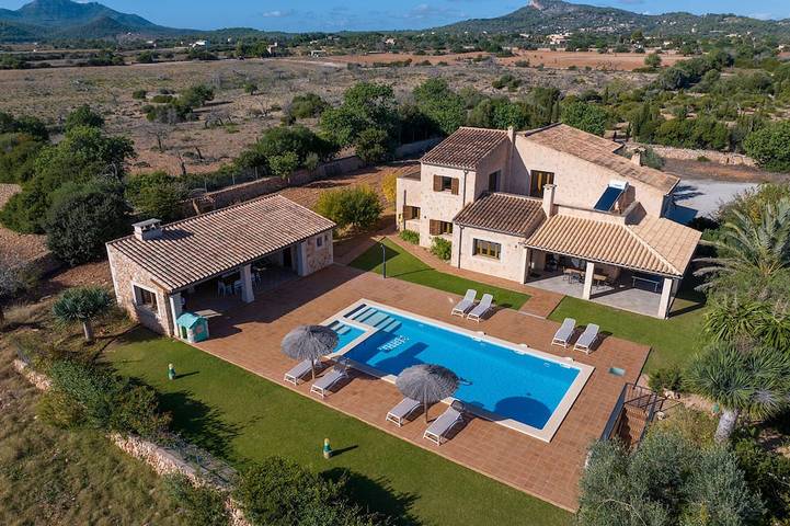 Ferienhaus für 7 Personen, mit Balkon und Terrasse sowie Garten in Calas de Mallorca