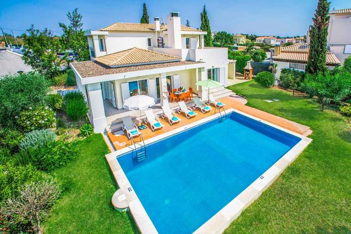 Villa for 6 people, with terrace in Albufeira