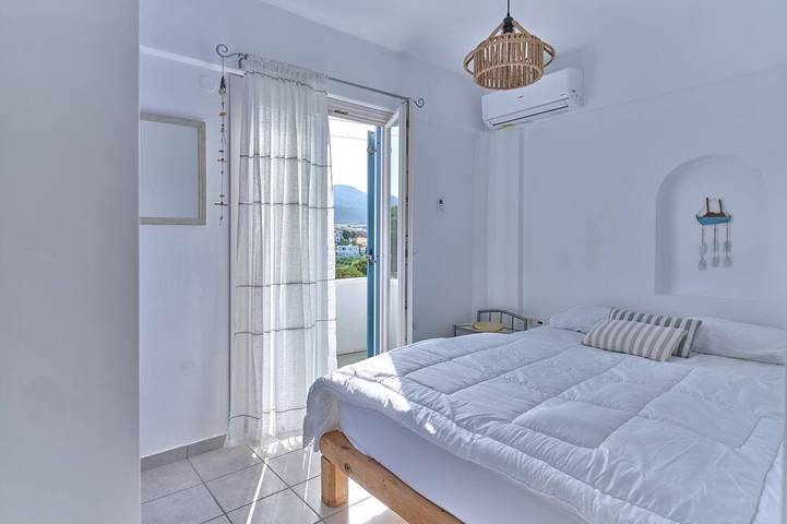 Gîte pour 6 personnes, avec balcon dans Píso Livádi - 2