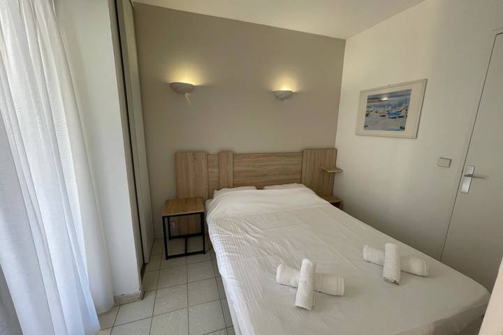 Gîte pour 4 personnes, avec jardin ainsi que balcon et piscine à Vallauris - 3