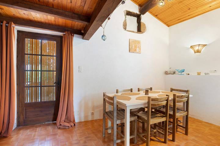Gîte La Belle Étoile : vue montagne et terrasses privées in Saint-Julien (Hérault), Région de Béziers