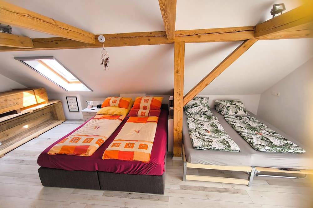 Ganze Wohnung, Ferienwohnung \"Traumblick\" für bis zu 6 Personen im Fränkischen Seenland in Treuchtlingen, Frankenalb