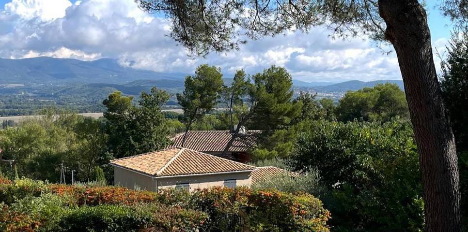 Location de vacances pour 2 personnes, avec jardin et vue à La Roque-d'Anthéron - 3