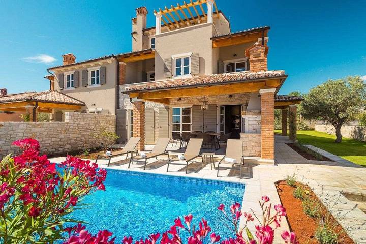 Maison de vacances pour 6 personnes, avec jardin et piscine en Croatie