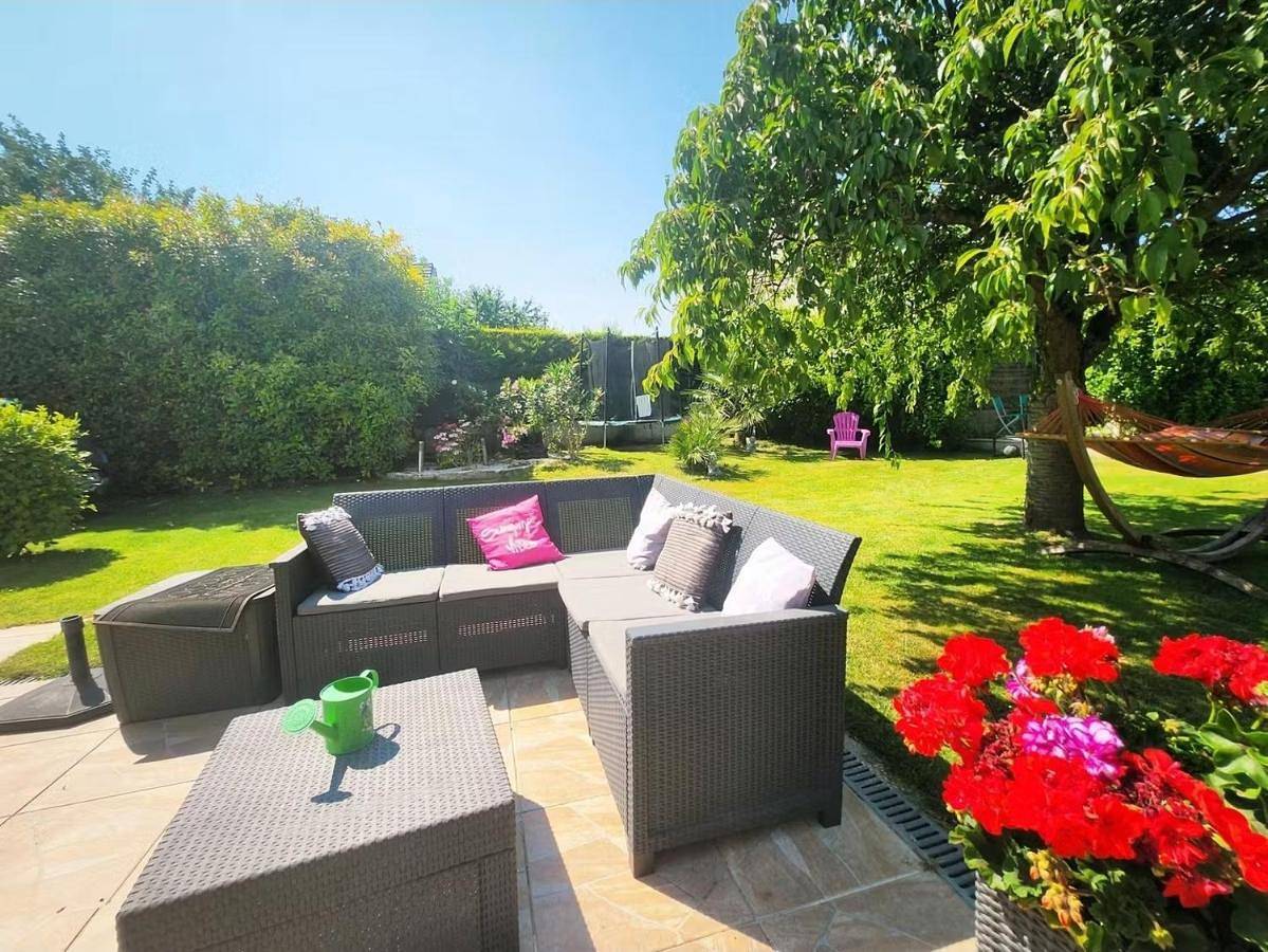 Appartement de vacances entier, Chambre Privée, Villeron, proche aéroport Cdg et Parc Astérix in Villeron, Val-d'Oise