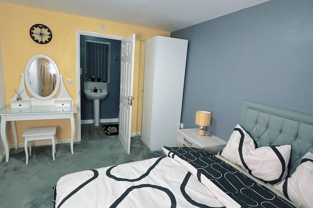 Ellas Stays\n3 Bedroom Detached house in Farnworth Bolton, Greater Manchester. in Bolton (desambiguación), Gran Mánchester