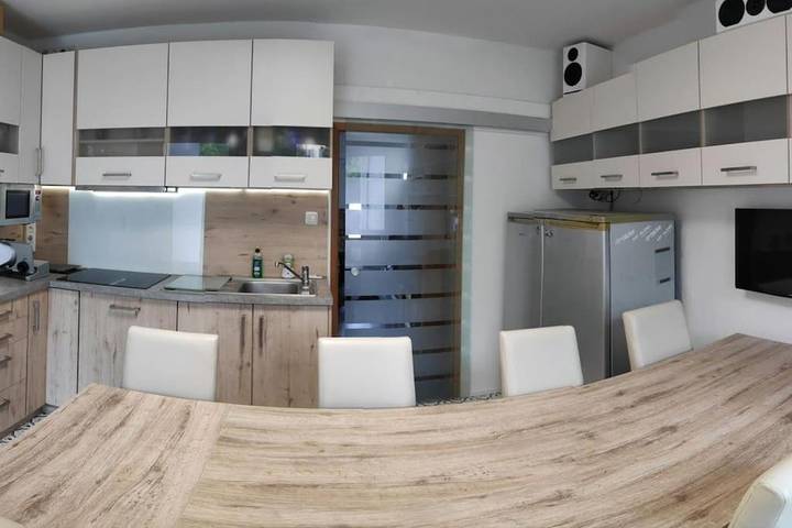 Ferienhaus für 19 Personen, mit Balkon und Terrasse sowie Garten