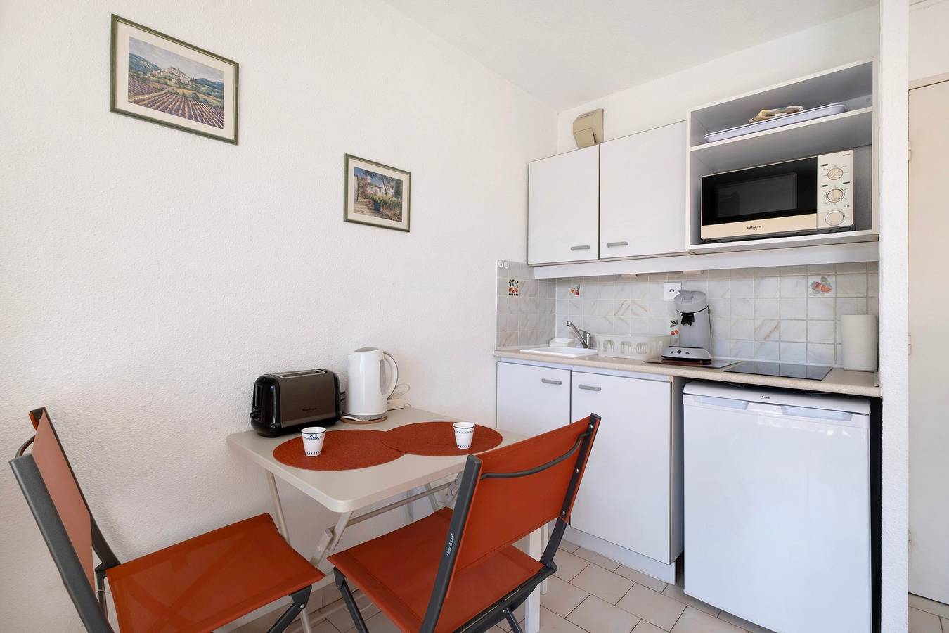 Studio 'L'oasis' met gedeeld zwembad, privéterras en airconditioning, foto 7